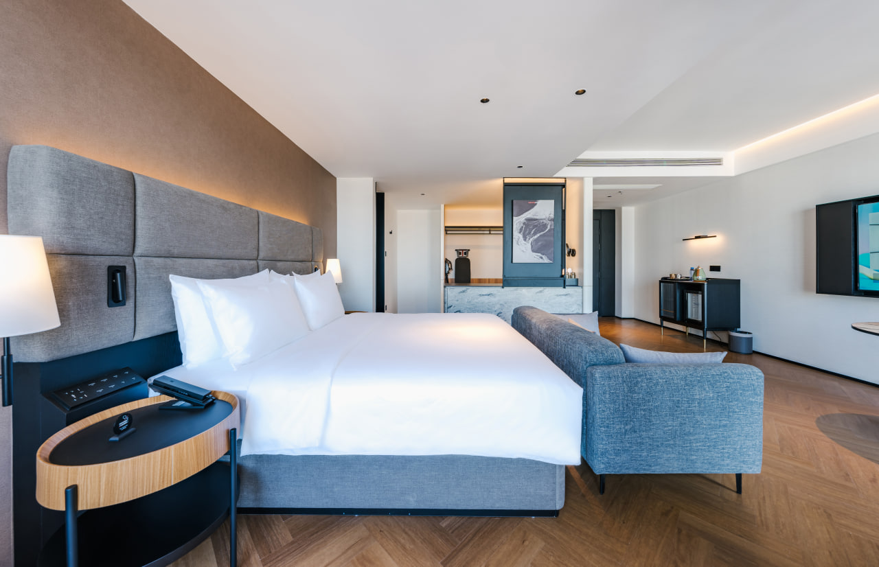 Deluxe Connecting Room