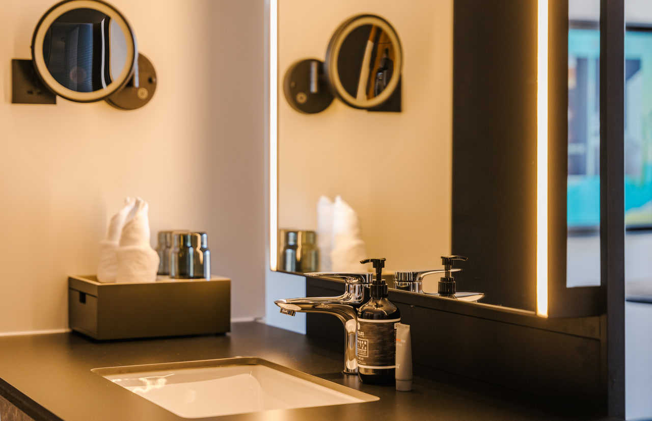 Deluxe Double Disability Room